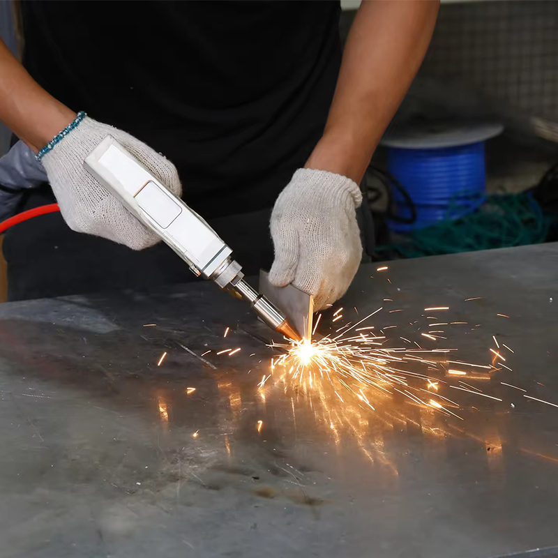 Industrial Laser Welding - 多機能3in1ハンドヘルド連続レーザー溶接機（ガスタンク付き）1500W 2000W 3000W 6000W工業グレード