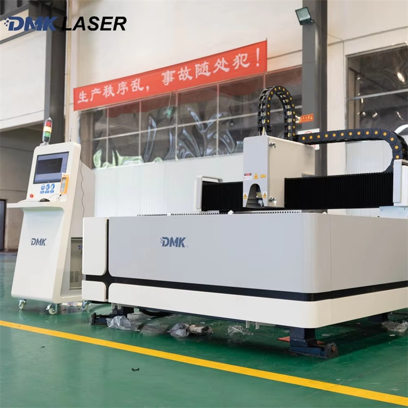 Industrial Laser Cutters - 単一テーブル式TQL-F3000-3015オープンタイプ板金カッター（レーザーソース搭載、工業用切断向け）