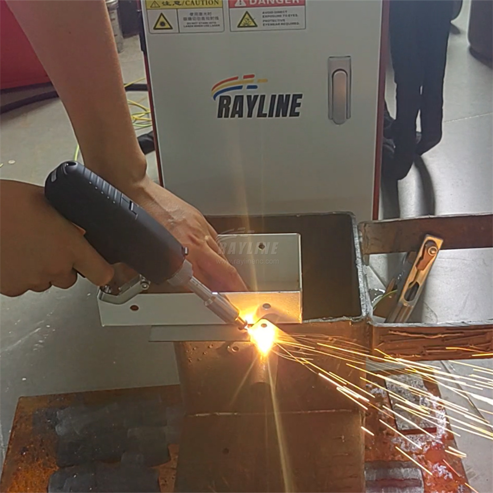 Industrial Laser Welding - 新型ミニポータブルハンドヘルドレーザー溶接機 3in1 溶接・切断・洗浄 1500W ステンレス鋼レーザー溶接機