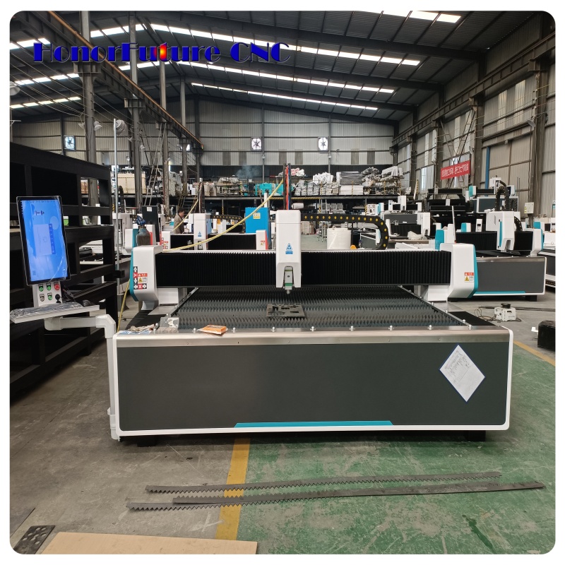 最高品質のファイバーレーザー切断機 3015 1313 15 - Quality Industrial Laser Cutting のレビューと価格