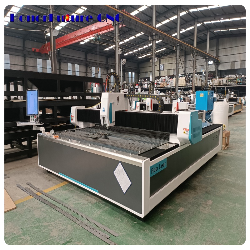 最高品質のファイバーレーザー切断機 3015 1313 15 - Quality Industrial Laser Cutting のレビューと価格