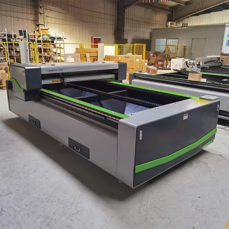 高品質の工業用密閉型ダブルテーブルモデル3000wシートおよ - Quality Industrial Laser Cutting のレビューと価格