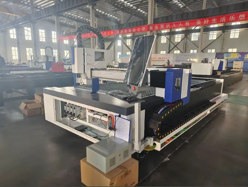 工業用 3000W CNC ファイバーレーザー切断機鋼銅金属 - Industrial Laser Cutters のレビューと価格